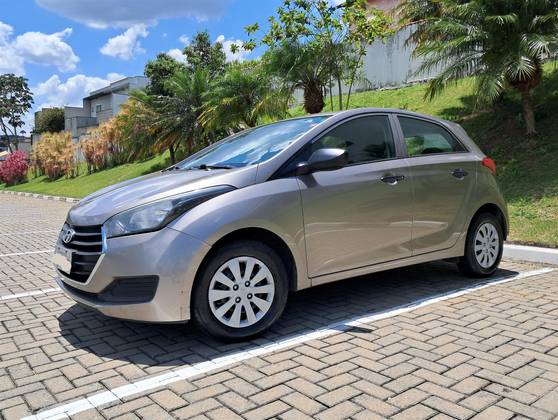 HYUNDAI HB20 1.0 COMFORT 12V FLEX 4P MANUAL